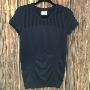 Athleta work out top. Sz Medium blue